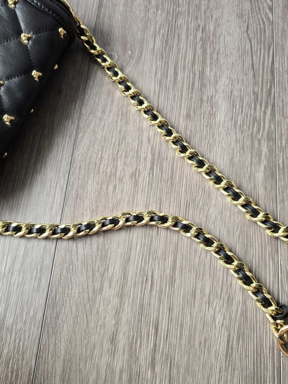 C Wonder Genuine Leather Black Quilted Crossbody Gold Dog Stud Chain Strap - Picture 6 of 15